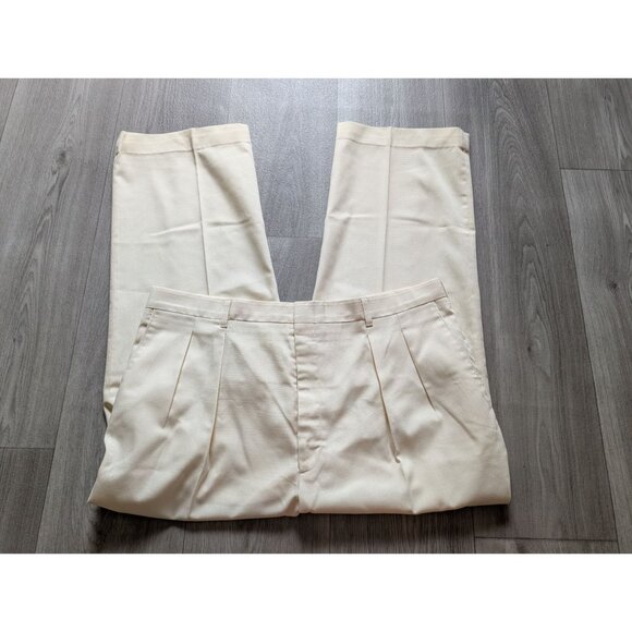 Vtg Mens Haggar Classic Fit Pleated Cream Dress Pants Size 38x30 Polyester Blend - Picture 1 of 4